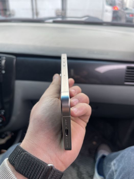Iphone 15 Pro титан