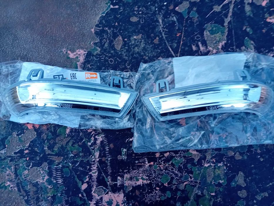 Мигач в огледало WV голф 5 НОВ