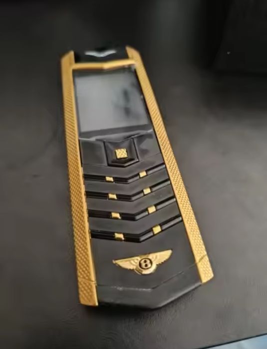 Vertu Signature Bentley