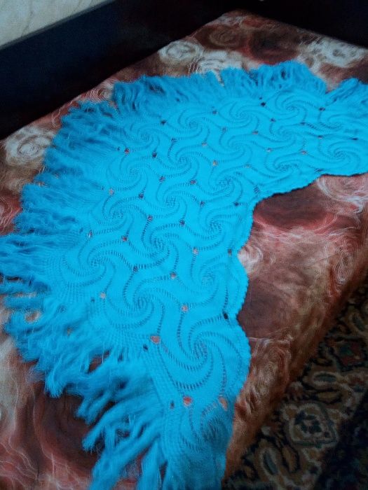 Шал ръчно плетиво