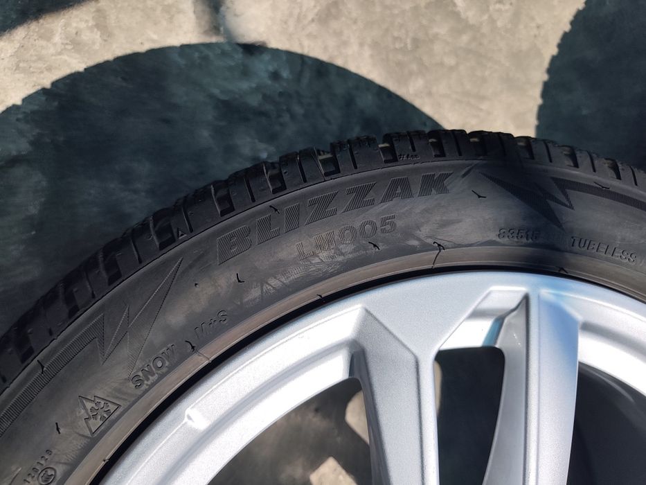 205/50/17" 4бр Bridgestone blizzak lm005,dot1423,7mm