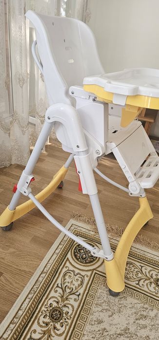 Детский стульчик для кормления