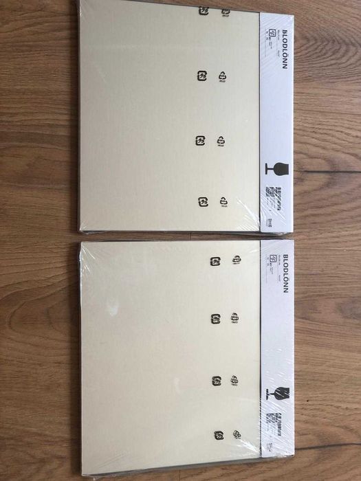 Vand 2 seturi  Oglindă,30x30 cm . Ikea