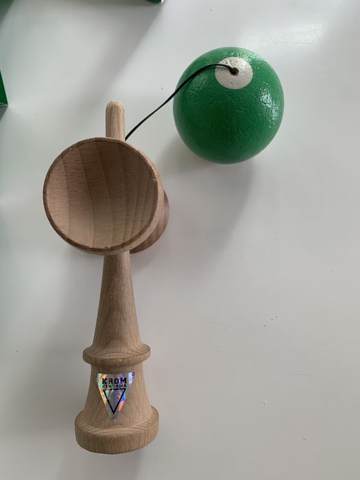 Kendama Krom Pop folosită foarte puțin