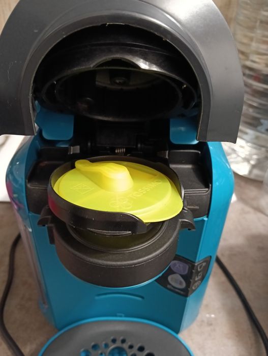 Aparat cafea cu capsule Bosch Tassimo CTPM07 + cod de pornire + capsul