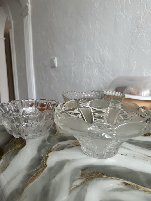 Хрустальные вазы по 500 тг