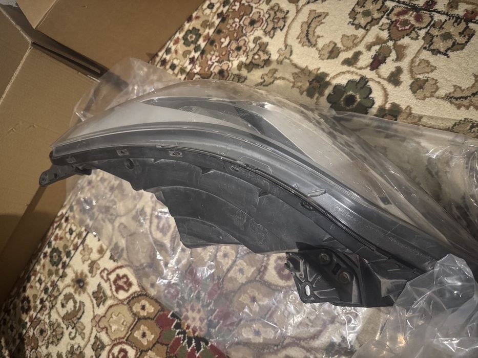 Продам передние фары на хёндай