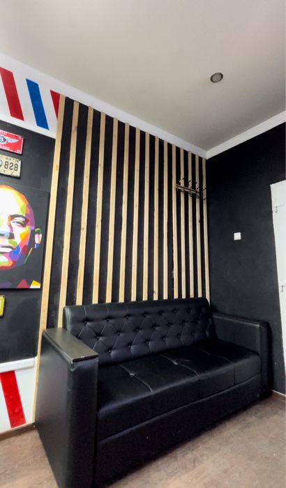 Кожный диван.