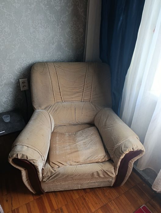 Продаются диван и кресла
