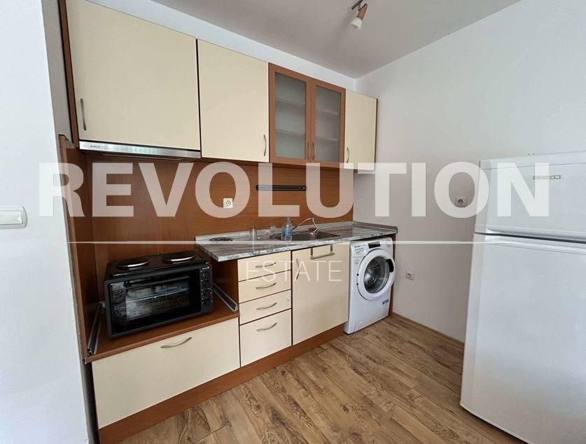 Дава се под наем Двустаен апартамент в Варна, Колхозен пазар - 52 кв.м за 398.82 € - Снимка #2