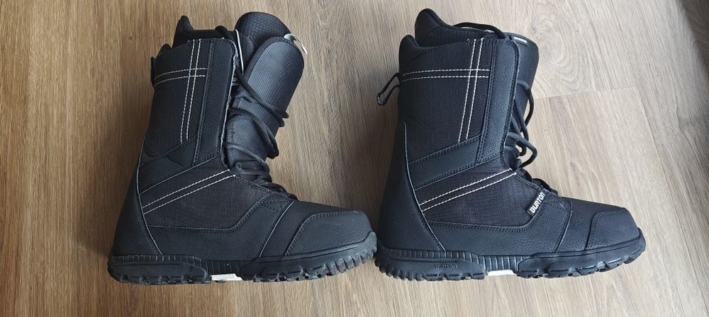 Salomon 42 и 46 1/3, и Burton 42,  42.5, 43 и 44 номер