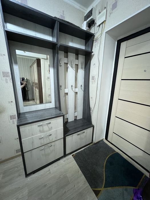 Продам прихожую.