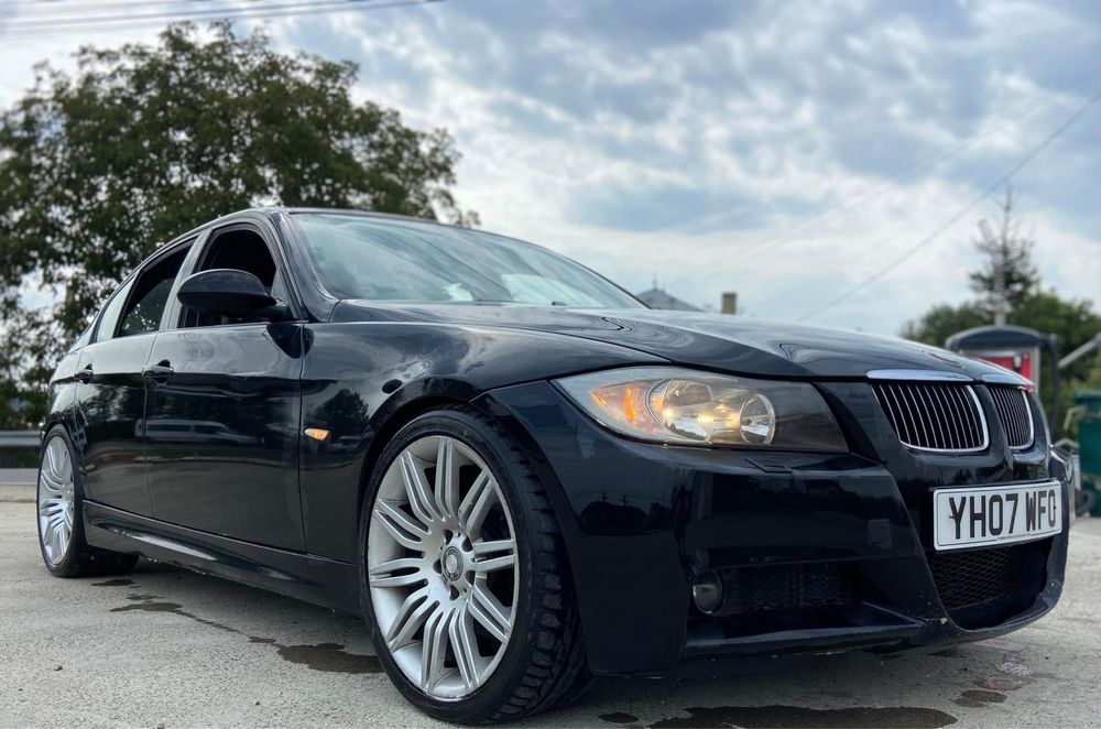 Dezmembrez BMW 335d E90 Bi-turbo 286cp,M Pack,Navi,Jante