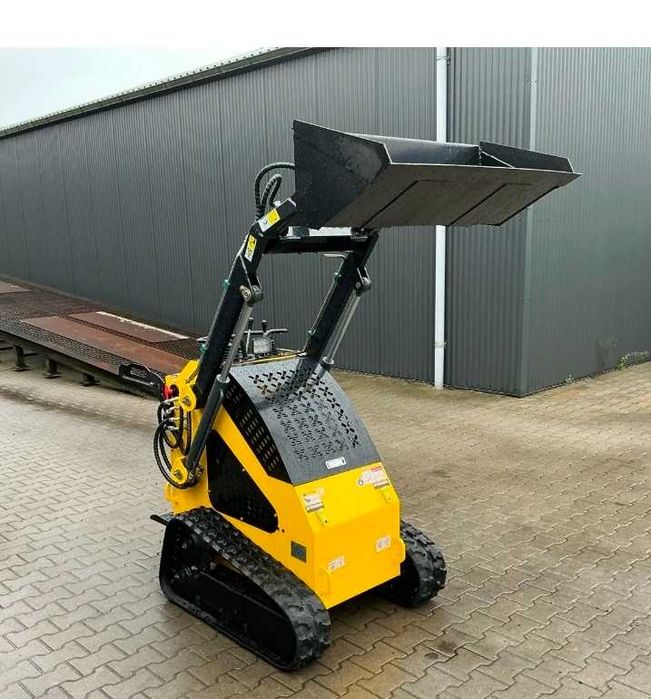 Mini Incarcator Frontal pe Senile