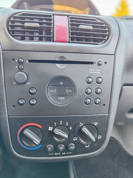 Opel corsa ,1.2 benzina