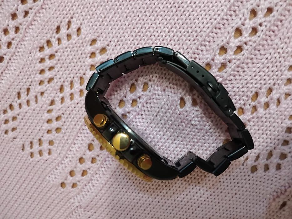 Пррдам часы в отличном состоянии