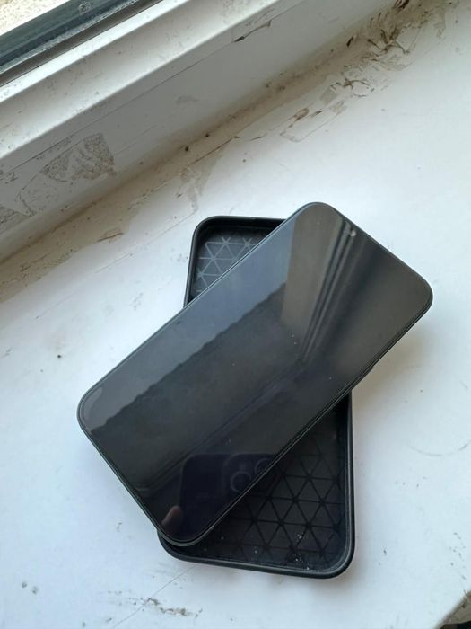 Срочно продам Айфон 13