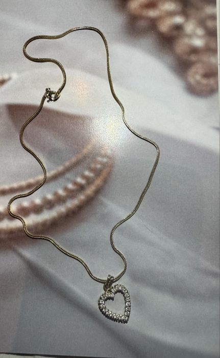 Vand lantisor din aur 18 k cu pandativ in forma de inima cu diamante