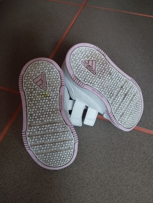 Детски маратонки за момиче Adidas 23 номер