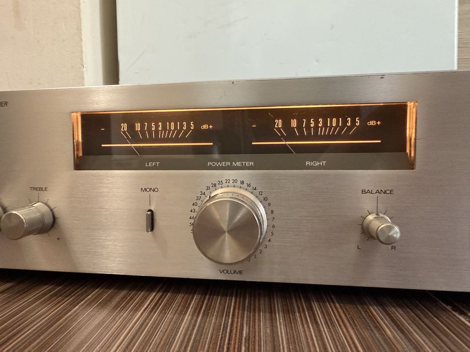 Erres Качествен стерео усилвател