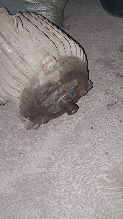 Электромотор двигатель состаяние отличное