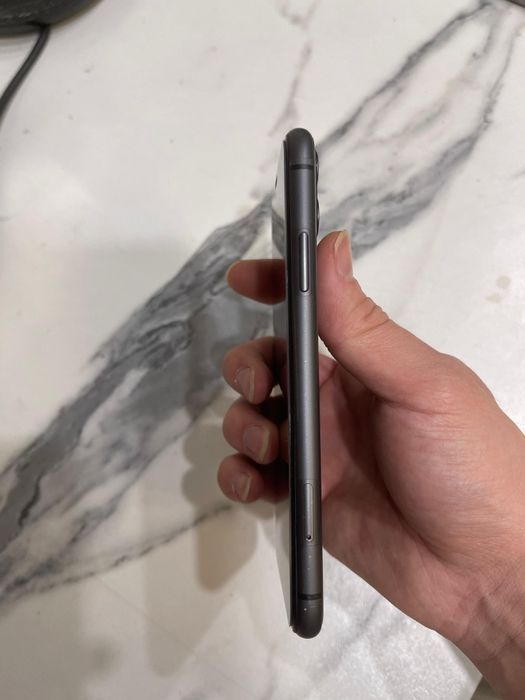 Iphone 11  в хорошем состоянии