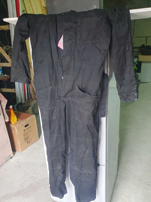 Продам рабочий комбинезон