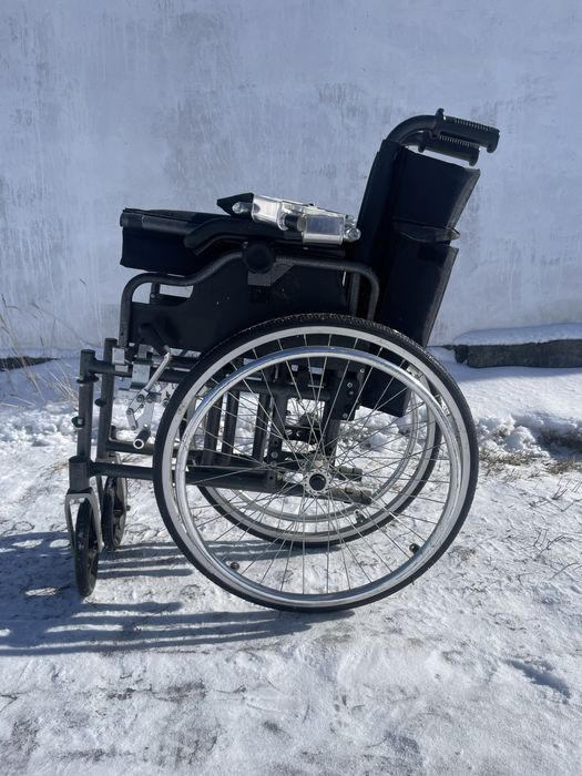 продам инвалидную коляску