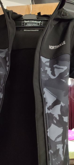 Vând geacă  nouă , pentru băiat ,10-12ani