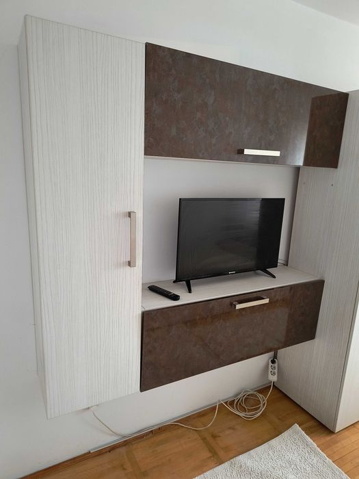 Proprietar închiriez la studente camere în apartament cu 3 camere in Pacurari