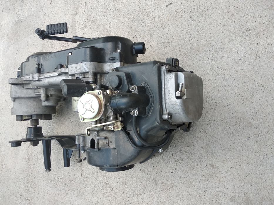 Продам матор на скутер 125 куб и80 куб на ходу колеса 10 размер 12 раз