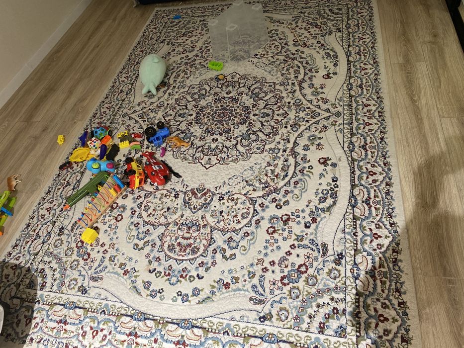 Продам ковер в отличном состоянии