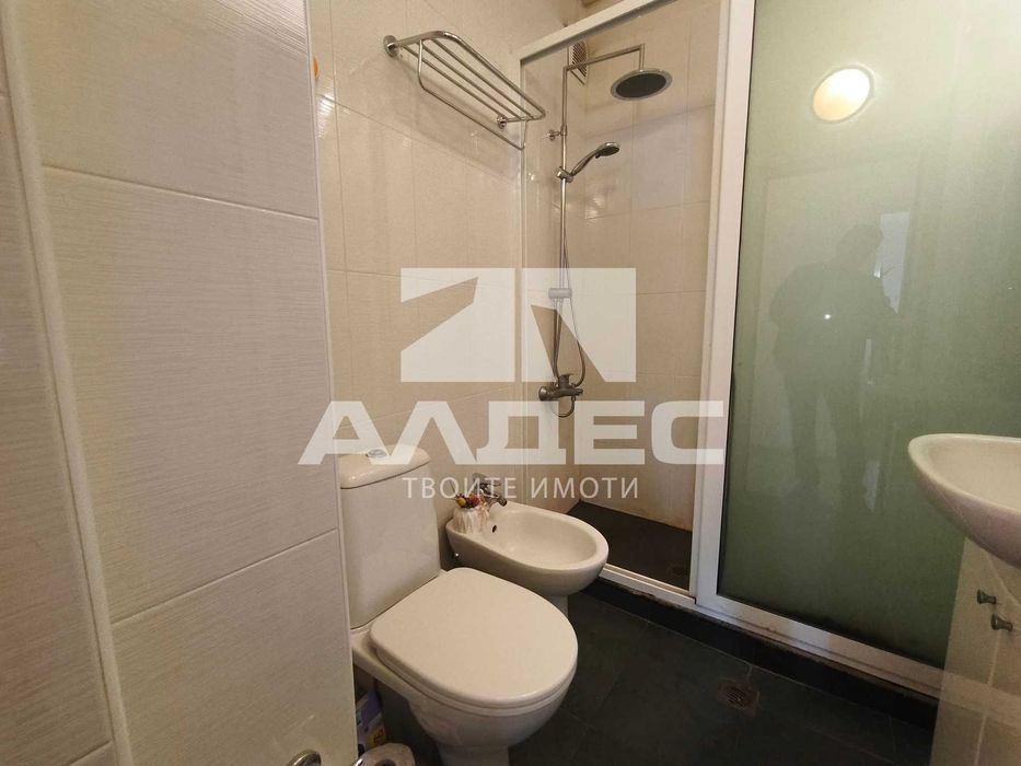 Дава се под наем Тристаен апартамент в София, Център - 115 кв.м за 947.58 € - Снимка #11
