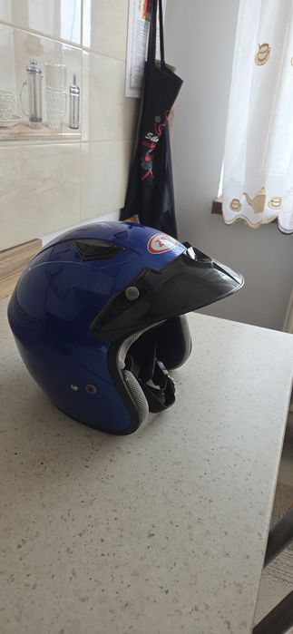 Vând casca moto AGV