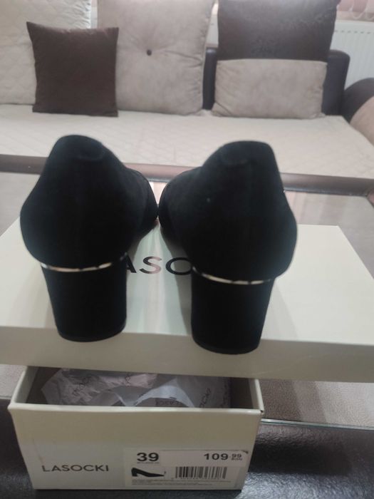 Дамски обувки  слагани по веднъж за сватба