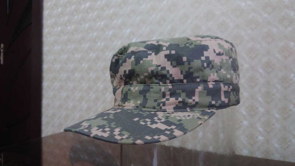Военные кепки разные