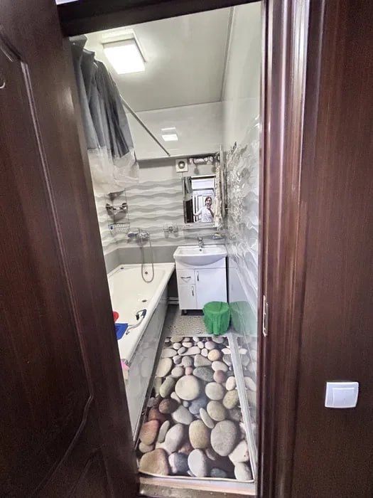 Юнусобод Бодомзор 4 ком 97 м2 чистим ремонтом отличная локация