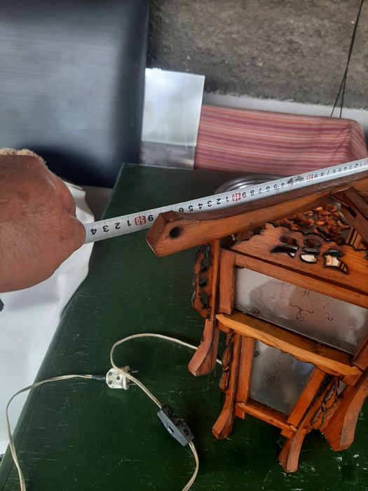 Прдам светильник декоративный деревянный