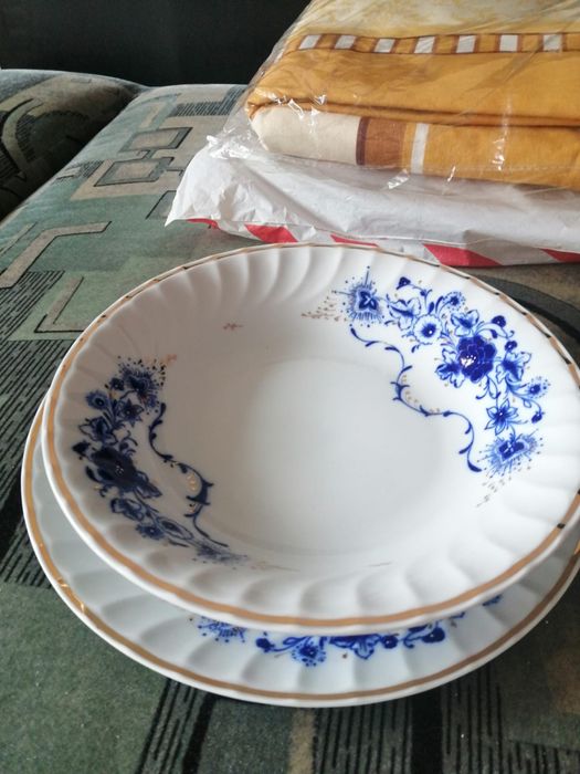 Set nou farfurii porțelan - Alba-Iulia, 18 farfurii-6 din fiecare