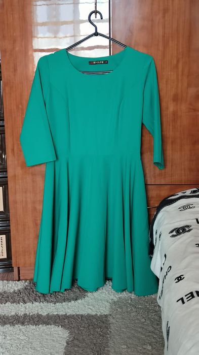 Продам платье на девушку