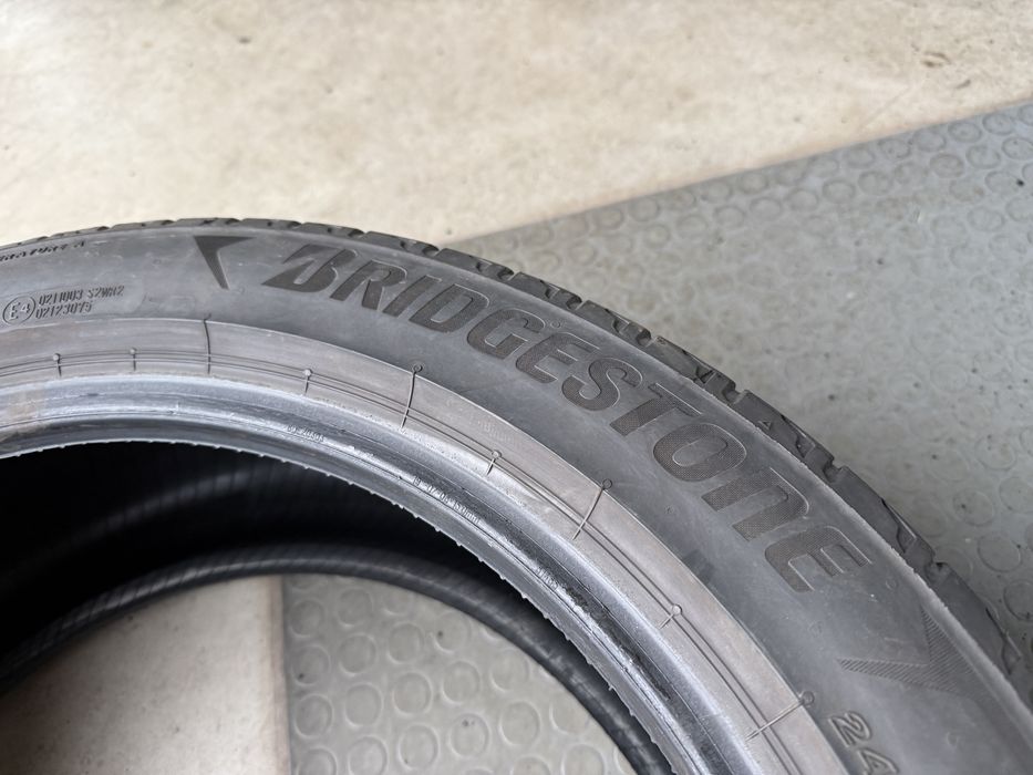 2бр. Летни Гуми С Борд 245/45R/19 -BRIDGESTONE- DOT:2823- 4.6мм. *50€ за 2бр.*