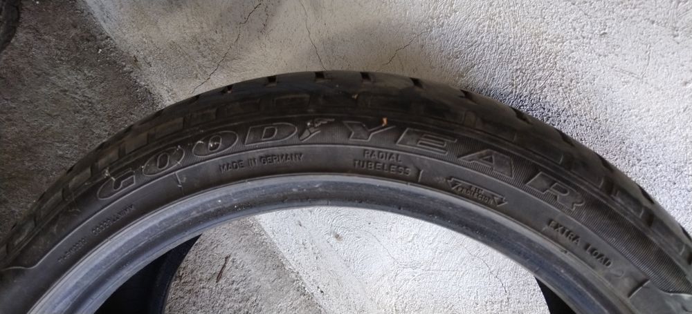 255 /40 / 19 GOOD YEAR