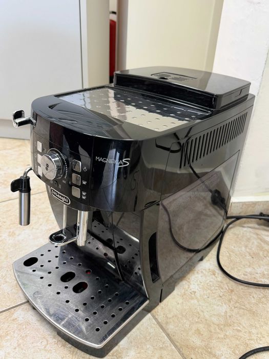 DeLonghi Magnifica S ECAM22.110 / Цена: 130 €