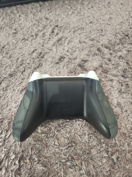 Xbox One 500GB + Controller TMR + 9 Jocuri