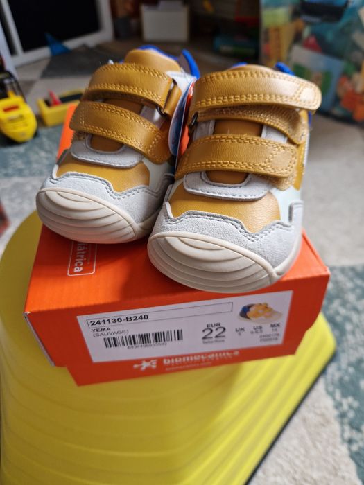 Biomecanics marime 22