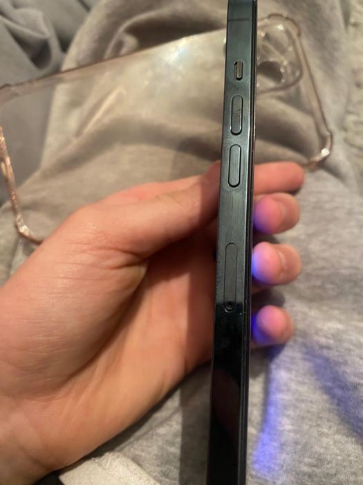 Продам айфон 12про мах