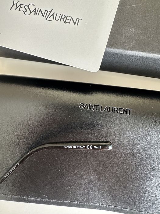 Чисто нови слънчеви очила Saint Laurent в златист цвят
