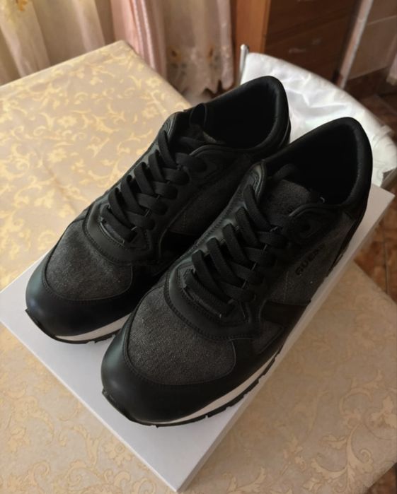 Adidasi guess Barbati