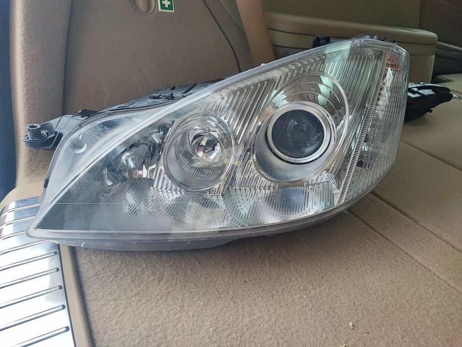 Фарове за Mercedes w221 06-09 г . S class. Pre Facelift