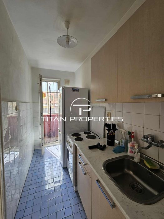 Четиристаен апартамент, под наем, Център